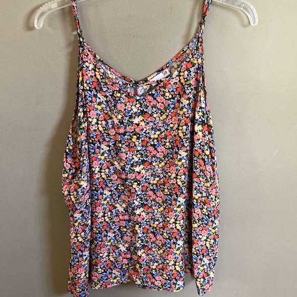 So floral cami - Picture 1 of 6